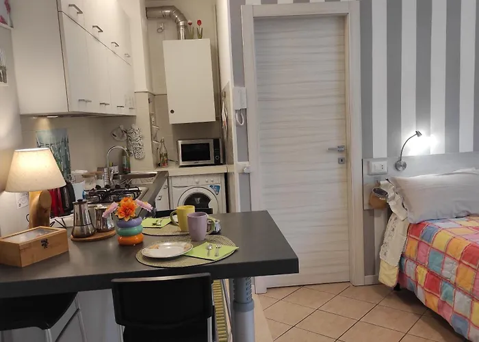 アパート Petite Maison コモ